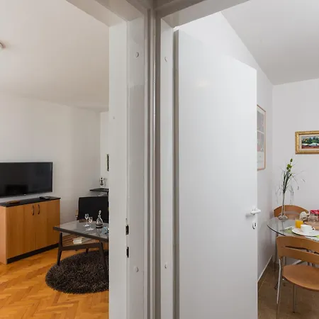 Nana Апартаменты *